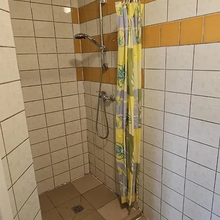 Virsutine 9 1 Kambarys 호스텔 *